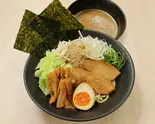 F-1105】ガツ盛り野菜濃厚煮干し鶏白湯つけ麺【Extra large size】(濃厚鶏白湯つけ麺 どっかん 西中島南方駅前店)