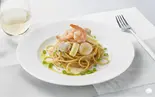 海鮮ソースの旨辛シーフードペペロンチーノ2680円↓（大盛無料の洋食屋さん。五つ星パスタ）