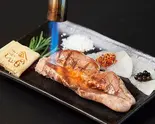 三種の塩付き炙りラムタン1頭分（ラムしゃぶ金の目 六本木店）
