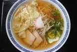 ワンタン麺（中華料理とり秀）