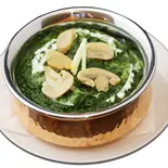 ほうれん草マッシュルームカレー sag mushroom curry（インド料理＆バー サッカール）
