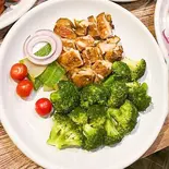 ブロッコリーとチキンコンボ Brocolli and Chicken Combo(キッチンアダルサ北千住店)