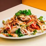 ベトナム風ヘルシーなチキンサラダ A healthy chicken salad(バインミーシンチャオ 西川口店)
