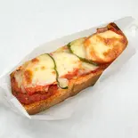 トマトのピザトースト（マルヤスベーカリー）