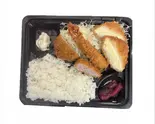 朱雀弁当(鶏むね肉チーズカツ、エビフライ、ひれかつ35g、キャベツ、ポテトサラダ、漬物、ご飯)（Romancingとんかつキッチンたぐ）