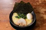 とんこつ塩味玉ラーメン（横浜家系ラーメン武骨家鶴見店）