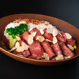 スタミナ満点ガーリックローストビーフBOX(ローストビーフ100gライス200g)（赤身肉ローストビーフとハンバーグ The Roast Beef Tokyo 久米川店 ローストビーフトーキョー）