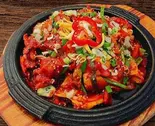 激辛チキン鉄板炒め(明洞のり巻 職安通り本店)