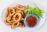 真イカゴレン(真イカのフリット) deep fried squid with sweet chili sauce（マレーシア屋台料理 ちりばり 五反田本店）