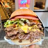 CLASSIC BURGER クラシックバーガー（AMERICAN DINER ANDRA）