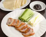 北京ダック(1/4切 鴨8枚 クレープ皮8枚) (北京烤鸭1/4个)Peking Duck (1/4)(チャイナ厨房 亀戸駅前店)