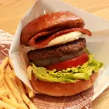 ベーコンエッグバーガー（STADIUM CAFE）