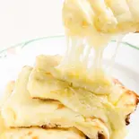 チーズナン Cheese naan（INDIAN RESTAURANT SAINO）