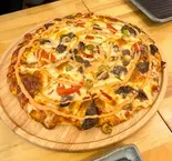 マトンラスイスピザLサイズ(30㎝)Mutton slice Pizza L size (30cm)（PIKEBA Halal Cafe ＆ Restaurant）