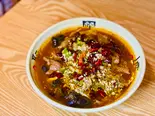 四川風牛肉の辛子煮込み / 水煮牛肉 (辛い)(天津福味餃子)