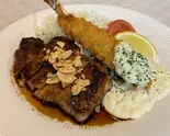 トンテキとエビフライセット（洋食屋ハル）