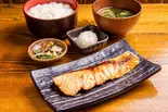 サーモン西京漬け定食(しんぱち食堂 大門店)