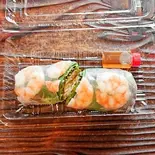 海老と蒸し鶏マリネの生春巻き（Cafe POKAPOKA）