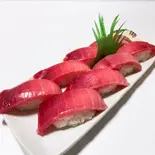 中トロにぎり8貫（寿司割烹山水）