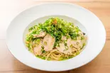 蒸し鶏と青ネギの和風ソース・パスタ（"生パスタ専門店"東京チキンボーイ新宿十二社通り店 (ワイガヤ新宿十二社通り店)）