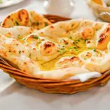 ガーリックナンGarlic Nan（うま味家 マサラ）