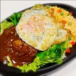 ハンバーグカレー炒飯 玉子焼き付き（中華食府金悦）