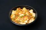 幸せ麻婆豆腐丼（幸せ一杯 offered by ダモア）