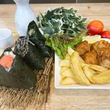 おにぎり3個+とり唐4個とポテトフライ弁当（ご馳走おにぎり“雲海” 鶴橋店）