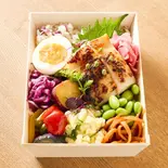 鳥取県産大山鶏モモ肉の吟醸味噌漬け焼き（halToa）