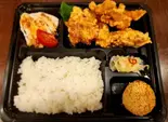 蒸し鶏と唐揚げ弁当(HACHI)