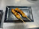 鶏もも串 2本(海鮮丼、焼き鳥、唐揚げ専門店 大越)