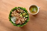 【美肌効果】サーモンリッチサラダボウル＆ヘルシー野菜スープセット（チョップドサラダ専門店 フィットグリーン 恵比寿 Chopped Salad FitGreen Ebisu）