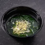 わかめスープ（『焼肉酒場 牛恋』 神田店）