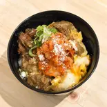 どて煮丼（芍薬にカナリア）