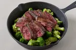 【高タンパク】ハラミステーキ100gとブロッコリー200g Harami Steak ＆ Broccoli（ワイルドステーキ＆ジム飯 ブロビー 東別院店）