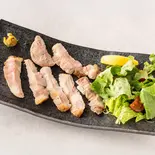 秋田県産桃豚の塩焼き(100g)(四季旬彩 料理人が魅せる神田和食店 桃源郷)
