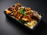 Mixホルモン弁当（【職人が目利きした美味しいお肉】焼肉小次郎【shokuningamekikishitaoishiioniku】yakinikukojiro）