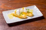 クリームチーズとマーマレードの包みクレープ（包みクレープ専門店 CrePillote -クレピヨット-）