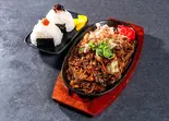 選べるおにぎり2種と焼きそばセット（ちりとり鍋＆鉄板焼 紬）