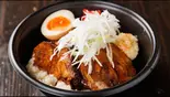 カネシ醤油と背脂のふわとろチャーシュー丼（麺や久）