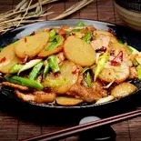干鍋土豆片 ジャガイモのピリ辛炒め(中華料理錦楽軒)