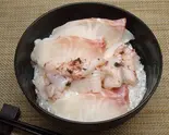 タイとイカの梅肉丼(笹互 綾瀬店)