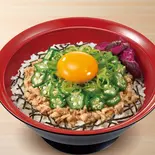 オクラ旨だしとりそぼろ丼Minced Chicken Rice Bowl w/ Raw Egg & Okra(すき家 福岡舞鶴店)