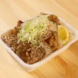 メガ盛りねぎ塩からあげ丼（デカ盛り弁当はるき【唐揚げ弁当屋】 池袋3丁目店）