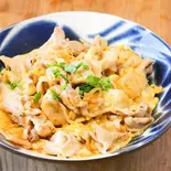 豚とじ丼（夜カフェ的barはれのひ Yorucafetekibar harenohi）