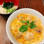 炭火炙り親子丼とミニ蕎麦（親子丼専門店 たま家）