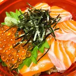 サーモンいくら親子丼（鮨とSAKE  茶屋町Marry）