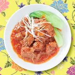 酸辣牛腩(牛肉のピリ辛煮込)（池袋 茶舘）