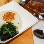 ほうれん草とたっぷり旨トロ牛すじカレー(戸越の旨とろカレーとアサイーボウルのちょっと罪な誘惑)