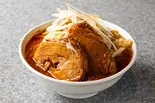 豚一枚増し辛いラーメン 中盛（ラーメン宮郎）